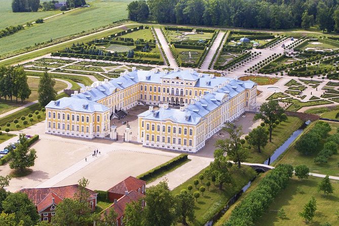 Baltics in a nutshell private 3 day tour - Vilnius: Visiting the Hill of Crosses and Ninth Fort