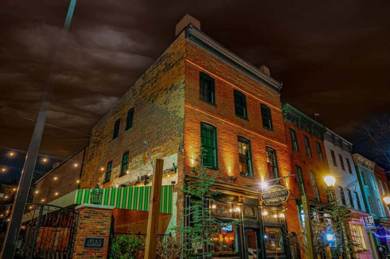 Baltimore Bewitched: Raven's Revenge & Bones Ghost Tour - The Guide: Knowledgeable and Engaging Storytellers
