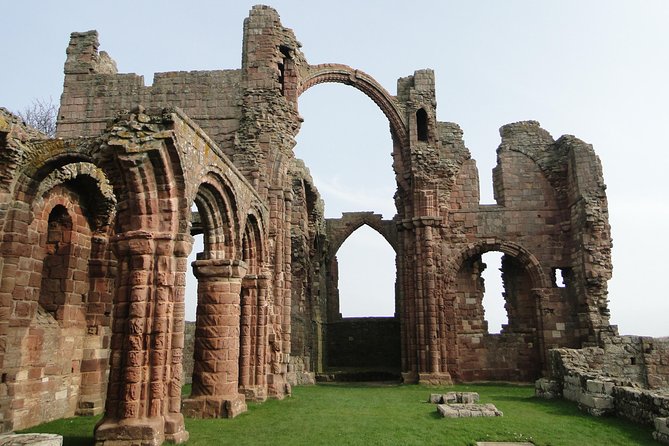 Bamburgh and Lindisfarne Day Tour - The Scenic Beauty of Lindisfarne Island