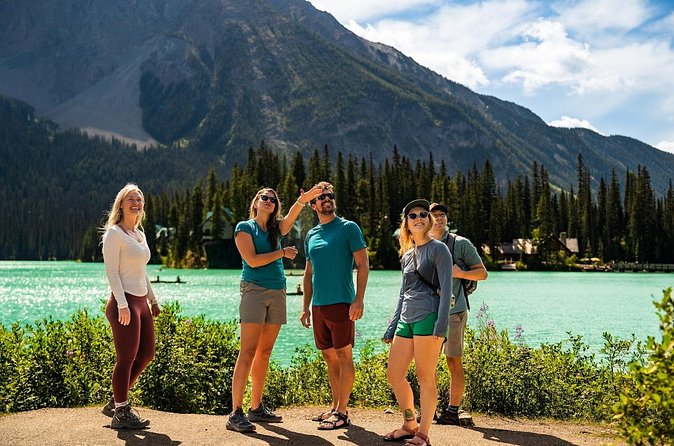 Banff Big 3 Moraine Lake, Lake Louise and Emerald Lake Tour - The Benefits of Small-Group Tours and Expert Guides