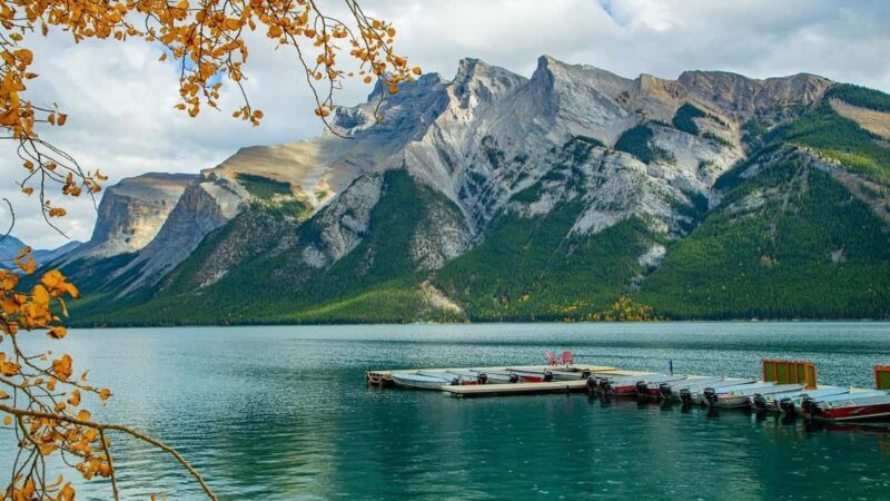 Banff/Calgary:Banff National Park&Johnston Canyon 1-Day Tour - Lake Minnewanka: Peaceful Waters and Photo Opportunities
