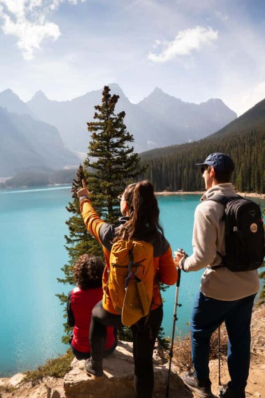Banff/Camore: Lake Louise & Moraine Lake Private Tour - Exploring Moraine Lake’s Scenic Trails and Rockpile Viewpoint