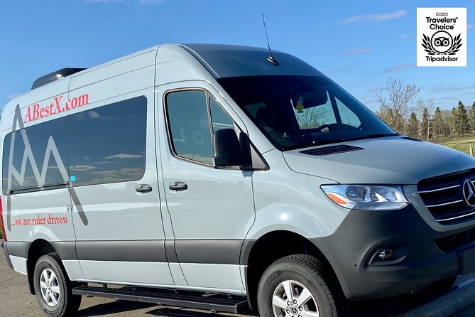 Banff |Canmore| Kananaskis to Calgary YYC AirportPrivate Shuttle - Efficient, Private Shuttle from Banff to Calgary Airport in Style