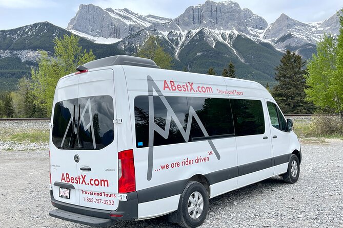 Banff |Canmore| Kananaskis to Calgary YYC AirportPrivate Shuttle - Scenic Stops and Photo Opportunities