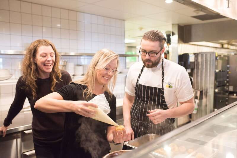 Banff: Castle Food Experience at Banff Springs Hotel - Exploring the Historic Hallways and Art Collections