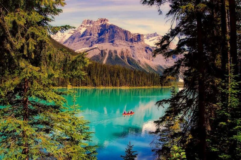 Banff: Emerald Lake, Lake Louise, Takakkaw Falls & Town Tour - Visiting Emerald Lake’s Vibrant Waters and Forests