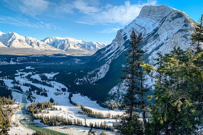 Banff Highlights: Moraine Lake, Lake Louise and beyond - Exploring Banff Town and Bow Falls