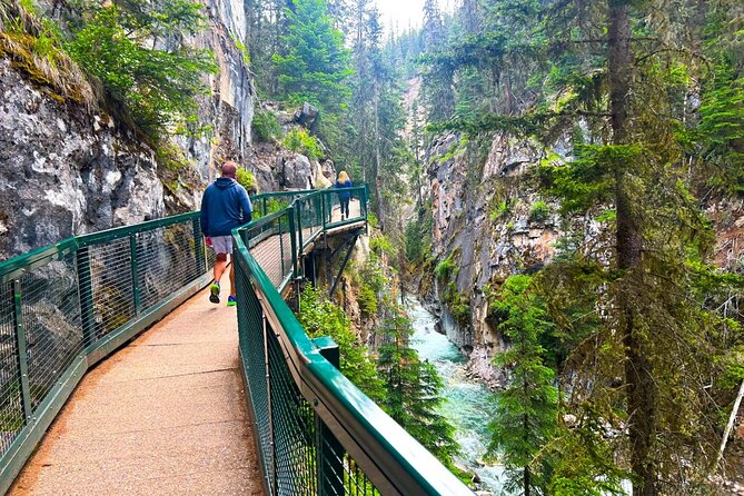 Banff Highlights Tour Louise, Johnston and Minnewanka Shared Tour - Explore Banff’s Most Iconic Lakes: Lake Louise and Lake Minnewanka