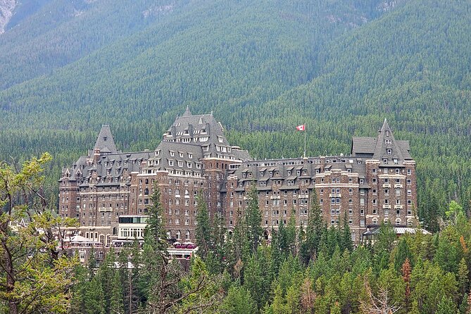 Banff Lake Louise and Icefield Parkway Private Tour Sightseeing - Bow Lake’s Peaceful Alpine Serenity