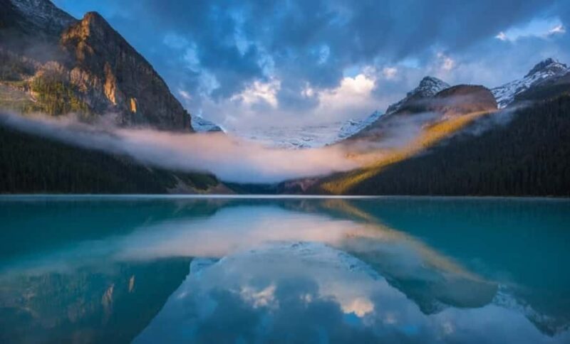 Banff: Lake Louise and Moraine Lake Tour with Pickup & Drop - Lake Louise: A Glacial Wonder