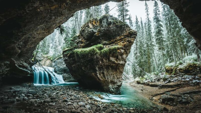 Banff Lake Louise, Moraine, Emerald Lake and Johnston Canyon - Serenity at Emerald Lake