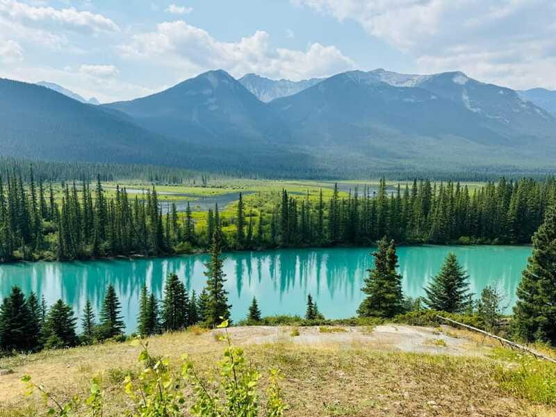 Banff: Lake Louise, Moraine, Emerald Lake & Johnston Canyon - Scenic Drives and Extra Sightseeing Stops