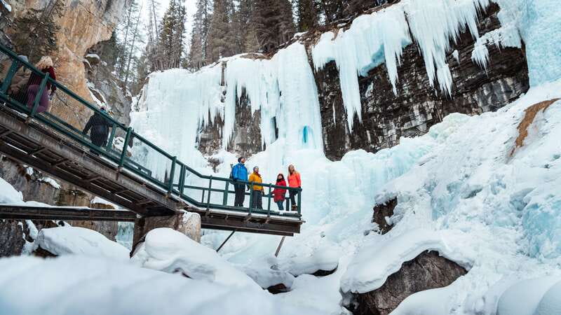 Banff: Morning or Afternoon Johnston Canyon Icewalk - Arriving at Johnston Canyon Trailhead and Gear Setup