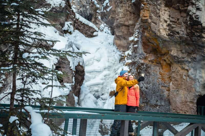 Banff: Morning or Afternoon Johnston Canyon Icewalk - The Return Hike and Drop-off in Banff