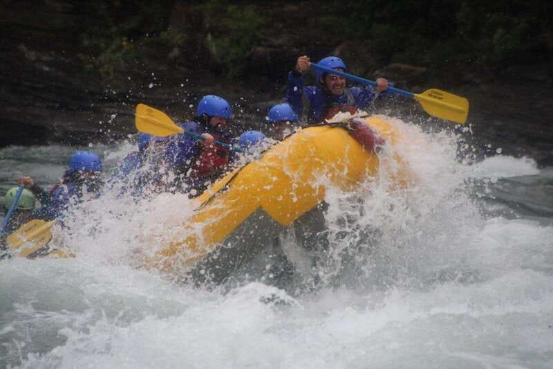 Banff: Morning Whitewater Rafting Tour in Horseshoe Canyon - Post-Rafting Refreshments and Photo Opportunities