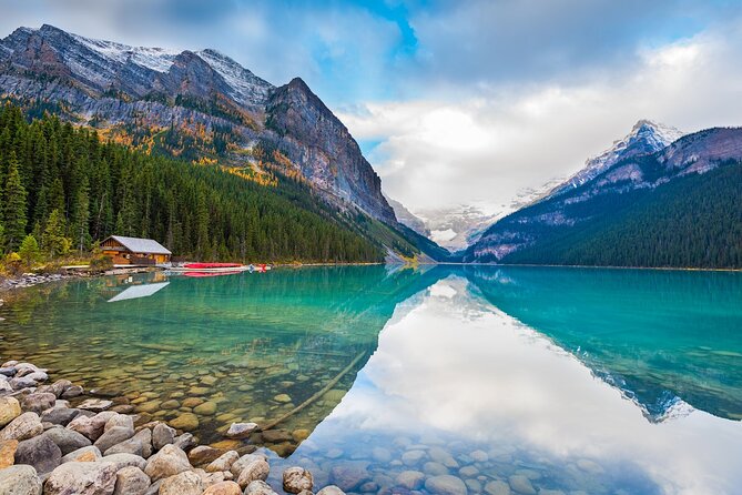 Banff National Park Tour Lake Louise and Moraine Lake by coach - Discover the Beauty of Banff National Park on a Private Coach Tour from Calgary
