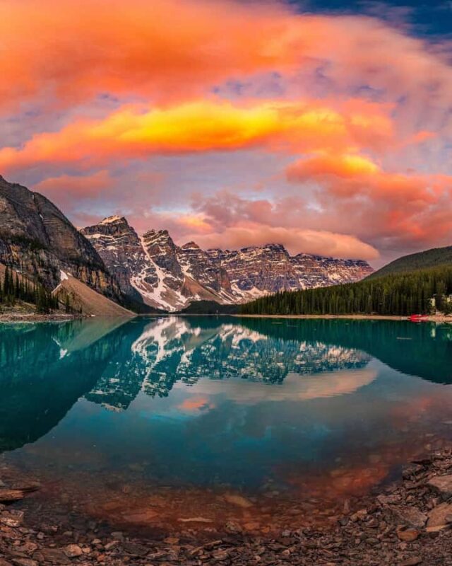 Banff Town, Lake Louise, Moraine, Emerald & Canyon Day Trip - Discover the Canadian Rockies with a 10-Hour Day Trip from Calgary, Canmore, and Banff