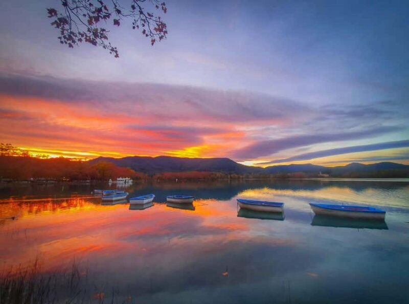 Banyoles: Small group historical walking tour - Key Points