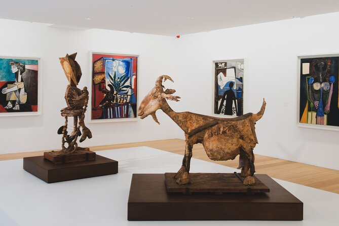 Bar Crawl in Barcelona with Spanish Wines, Vermut, Cold Beer and Tapas - Visiting the Basilica de Santa Maria del Mar