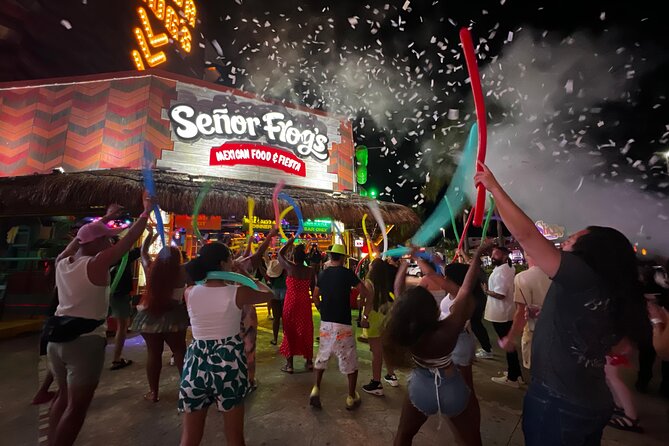 Bar Crawl Madness Tour in Cancun - Unlimited Drinks and Bar Service Details