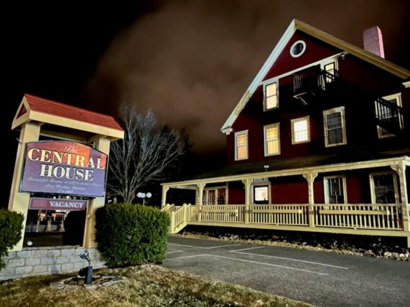 Bar Harbor: Haunted Ghost Walking Tour - The Guide’s Expertise and Storytelling Style