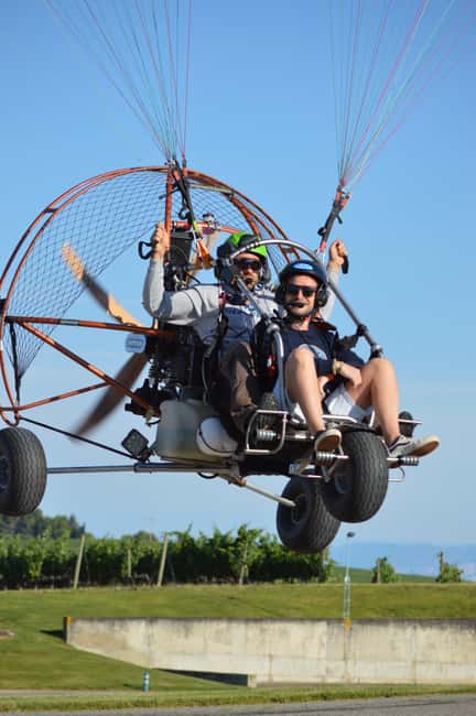 Barbastro: Flight over the Sommos wineries with guided visit and wine tasting - The Paratrike Flight Over Sommos Vineyards