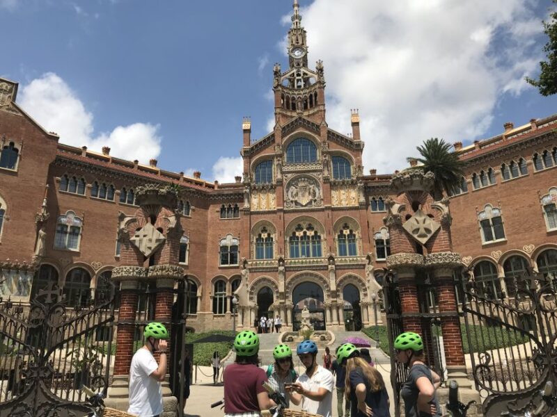 Barcelona: 1.5-Hour Sightseeing Tour by Bike/Electric Bike - Visiting Plaça Reial and Gaudí’s Lamps