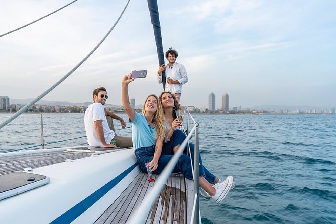Barcelona: 1 hour sailing experience with drinks and snacks - Meeting Point and Accessibility