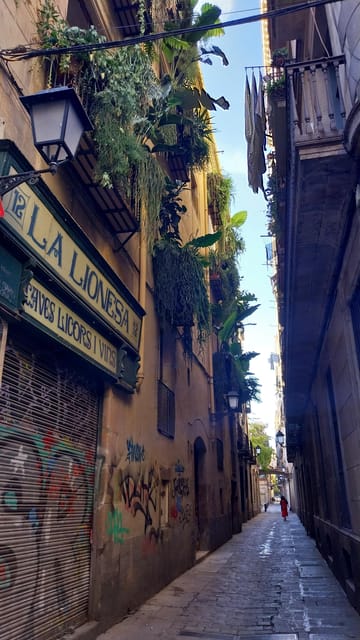 Barcelona 101 Walking Tour: All Highlights in One Day - Discover Barcelona’s Rich Tapestry in a Single Day