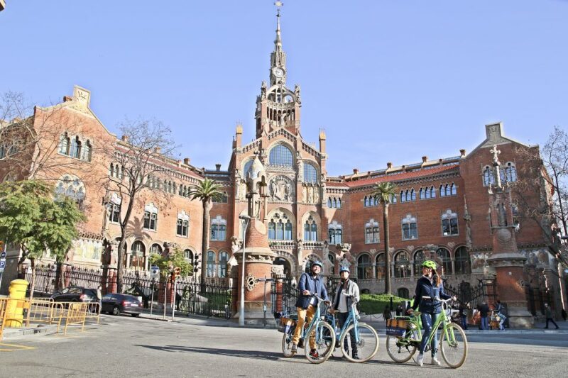 Barcelona: 2.5-Hour Bike or E-Bike Historical Tour - Starting Point by the Arc de Triomf
