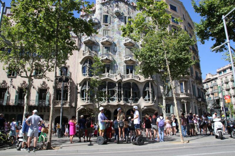 Barcelona: 2.5-Hour Gaudí Segway Tour - Easy Logistics with Safety at the Forefront