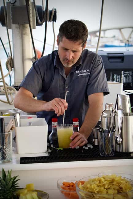 Barcelona: 2-Hour Catamaran with Cocktail and Live Music - Experience the Best of Barcelonas Coast on a 2-Hour Catamaran with Cocktail and Live Music