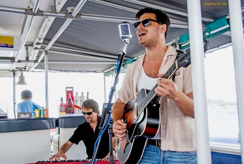 Barcelona: 2-Hour Catamaran with Cocktail and Live Music - The Pacing and Duration of the Tour