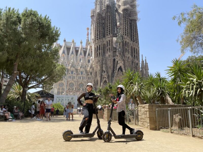 Barcelona: 2-Hour e-Scooter Tour - Visiting the Christopher Columbus Monument and W Hotel