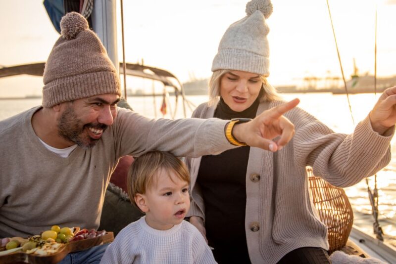 Barcelona : 2 hours Sailing tour with snacks and drinks - See Barcelona’s Famous Landmarks from the Water