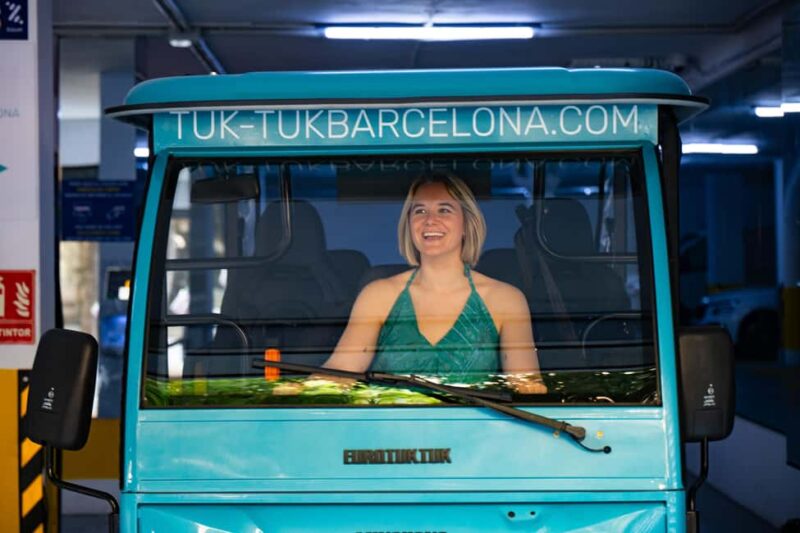 Barcelona: 2h Premium Private Tuk-Tuk Tour - Exploring Gaudí’s Sagrada Familia and Other Architectural Marvels