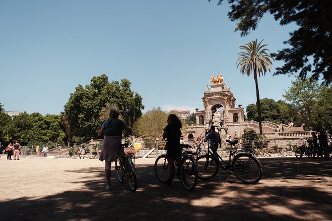 Barcelona 3-hour Bike Tour: Highlights and Hidden Gems - Practical Aspects: Logistics and Group Size