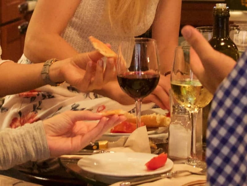 Barcelona: 3-Hour Sips, Sites & Bites Food & History Tour - Key Points