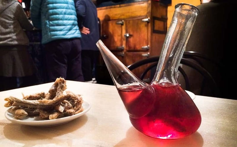 Barcelona: 3-Hour Sips, Sites & Bites Food & History Tour - Neighborhood Highlights: From Medieval Streets to Seaside Charm