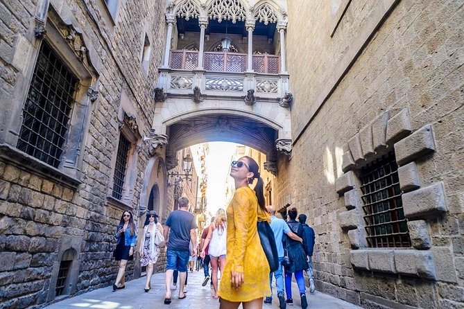Barcelona 360 Tour: Flying, Sailing & Walking Guided Small Group - Discover the Unique Mix of Land, Sea, and Air in Barcelona