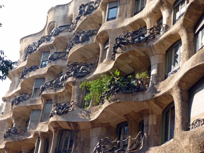 Barcelona: 4-hour Private Guided Walking Tour - Personalization and Language Options