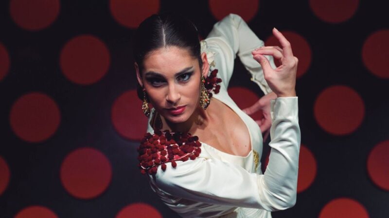 Barcelona: 4-Hour Tapas Evening Tour and Flamenco Show - The Role of Guides in Shaping the Experience