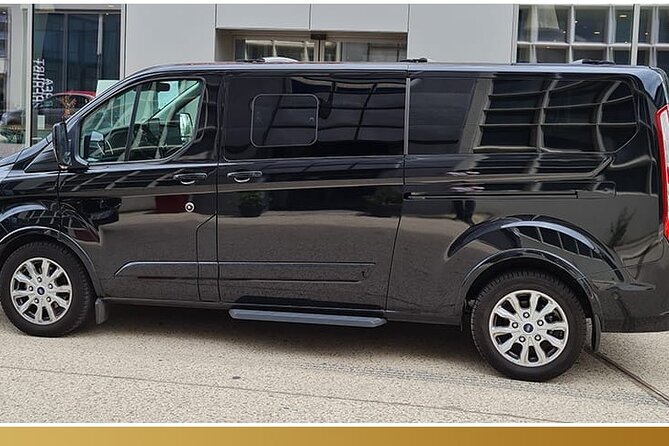 Barcelona Airport Departure Transfers - Luggage Handling and Group Capacity