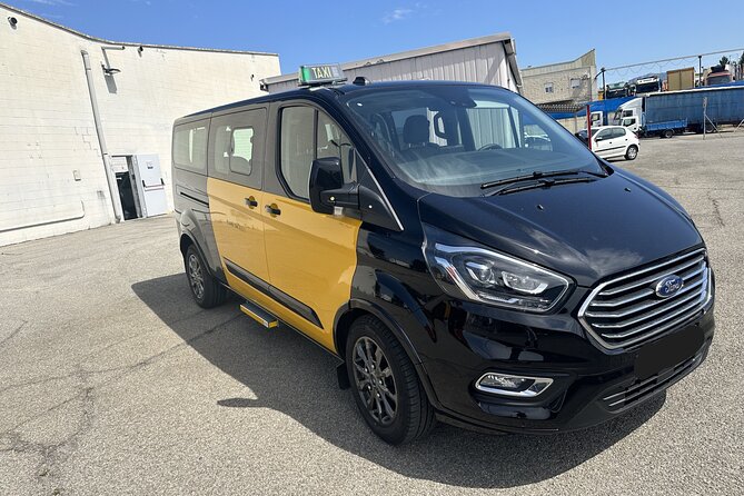 Barcelona airport to Barcelona city private taxi transfers - Effortless Start: Private Taxi from Barcelona Airport to the City for $35.92