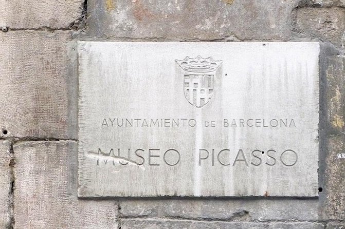 Barcelona Art and Tapas Small Group Walking Tour with Picasso Museum - Visiting the Iconic Barcelona Cathedral