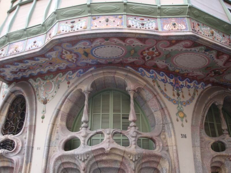 Barcelona: Art Nouveau & Gaudí Tour - Exploring the Golden Square and Its Architectural Marvels