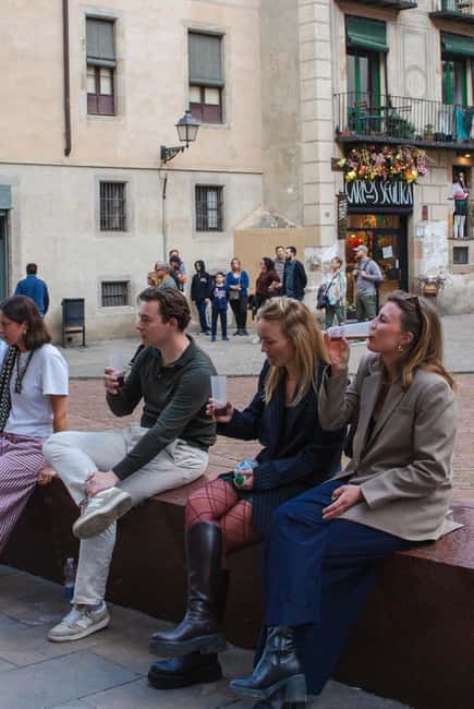 Barcelona: Authentic Food Tour with a Local Guide - The Guides’ Storytelling Style and Local Expertise