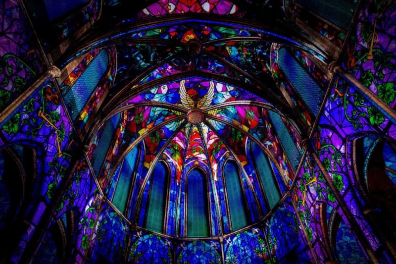 Barcelona Basilica: Immersive Light and Sound Show - LUMINISCENCE - The Live Choir Experience on Weekends