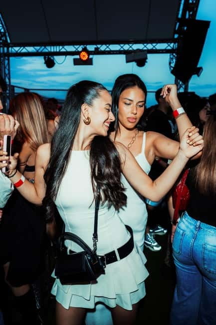 Barcelona: Beach Club Pool Party with DJ - A Thrilling Pool Party Experience in Barcelona’s Beachfront Setting