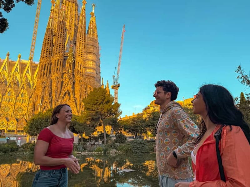 Barcelona Before the Crowds: Sunrise Bike Tour - Key Points